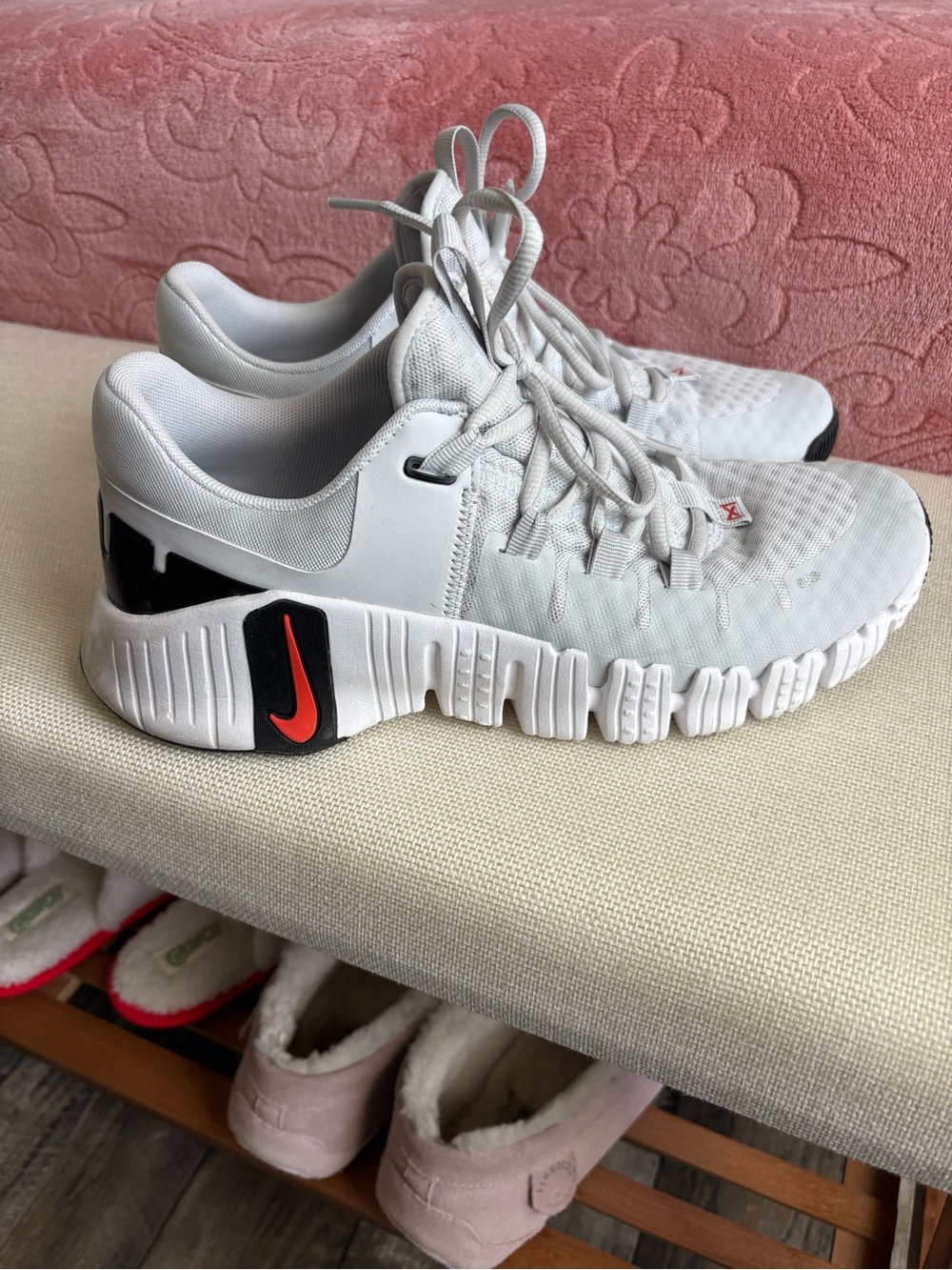 Nike White and Red Flexible Training Sneakers